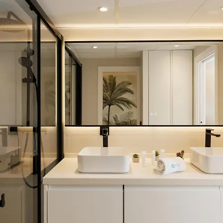 Marbella Banus Suites - Banus - Medina Garden - Brand New 1Br - 1Ba - Outdoor Terrace - Bright & Modern - Pool - Steps From Puerto Banus Marina - Walk To El Corte Ing Luxury Shopping Mall *